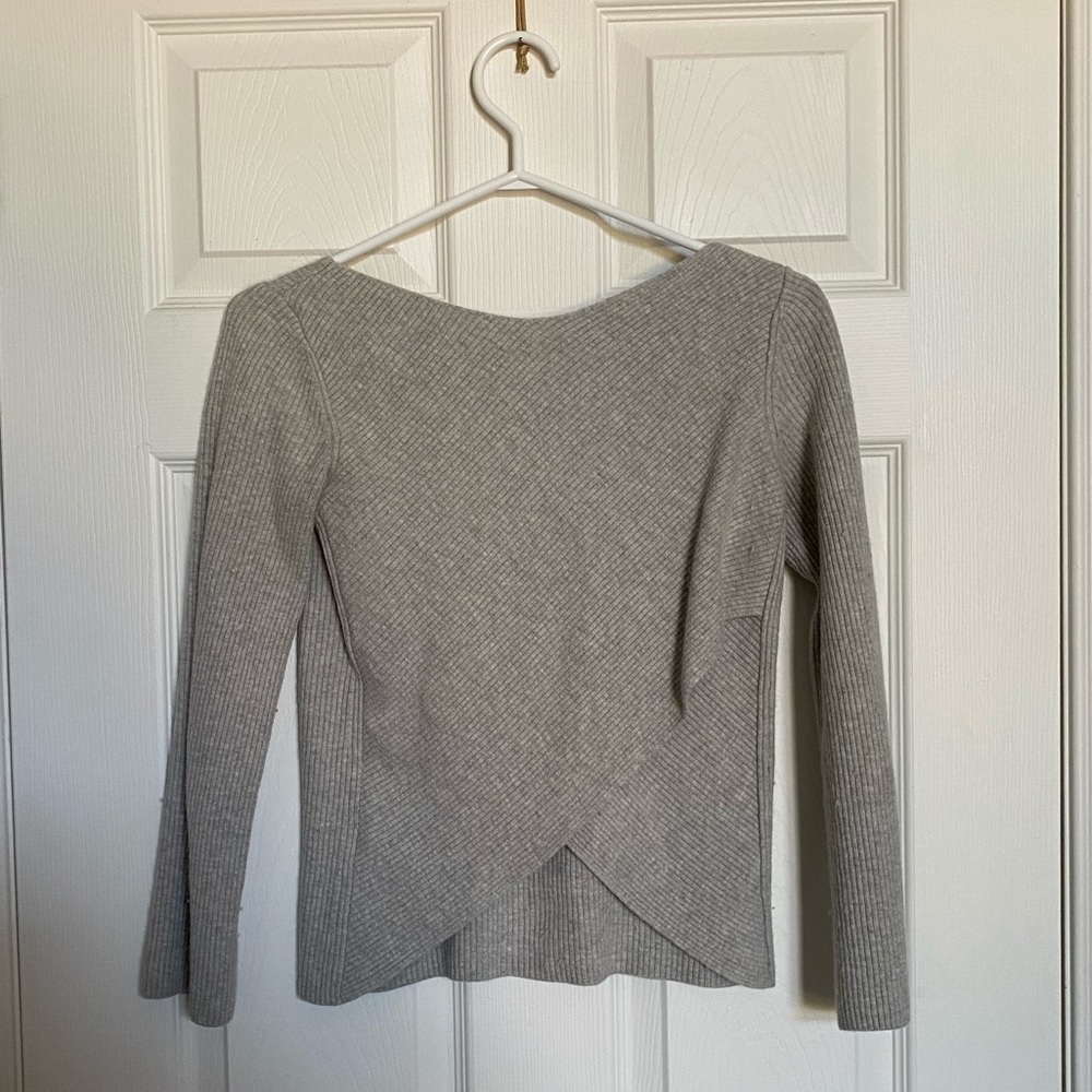 Babaton Sweater/Top - Picture 3 of 5